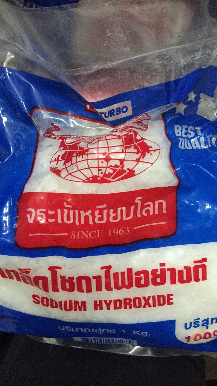 โซดาไฟ เกล็ดโซดาไฟ อย่างดี บริสุทธิ์ 100%. Sodium Hydroxide 100%. คุณภาพเกรดพรีเมี่ยม จุ 1 กิโลเต็ม  แก้ปัญหาท่อตัน